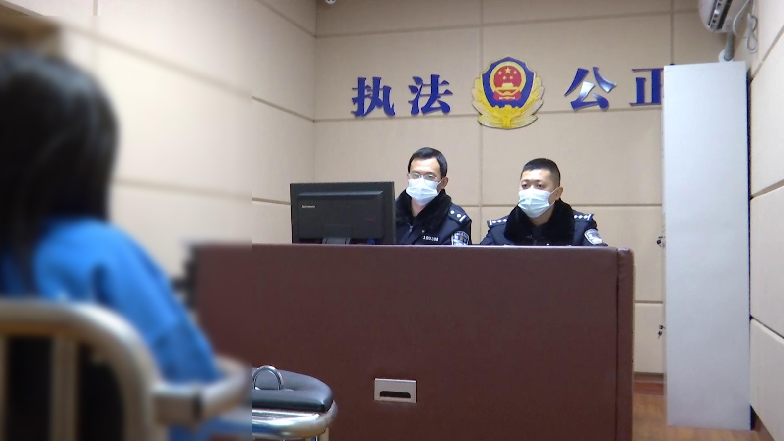 “躺赚二三百元？”青岛黄岛警方抓获10名电信诈骗嫌疑人