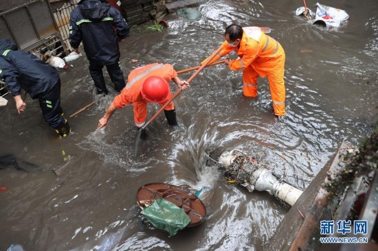 台风“卢碧”二次登陆 福建紧急转移2.5万人