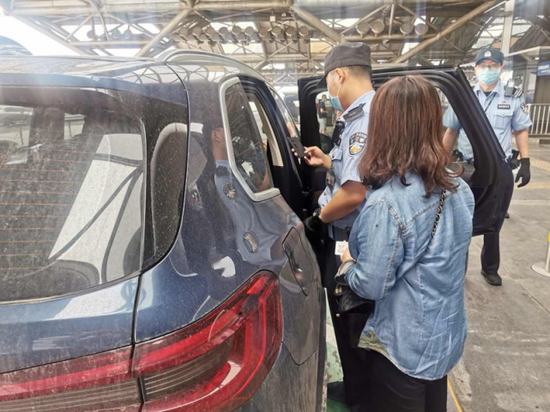 32岁男子一天被逼相亲3次|32岁男子一天被逼相亲3次！具体是怎么回事？为什么被逼？附详情！