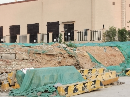 【啄木鸟在行动】二环南路附近渣土裸漏