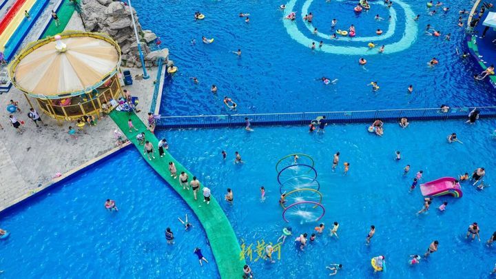 气温飙升至37℃，济南多个水上乐园开门迎客