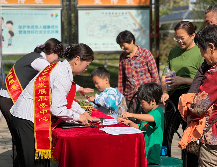 人气十足！10月1日千佛山、动物园等公园景区迎来假期首个客流高峰