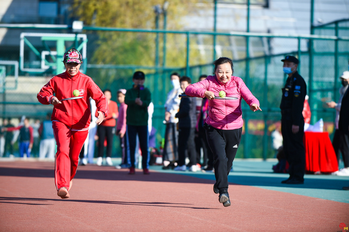 济南市第十一届全民健身运动会趣味健身赛举行