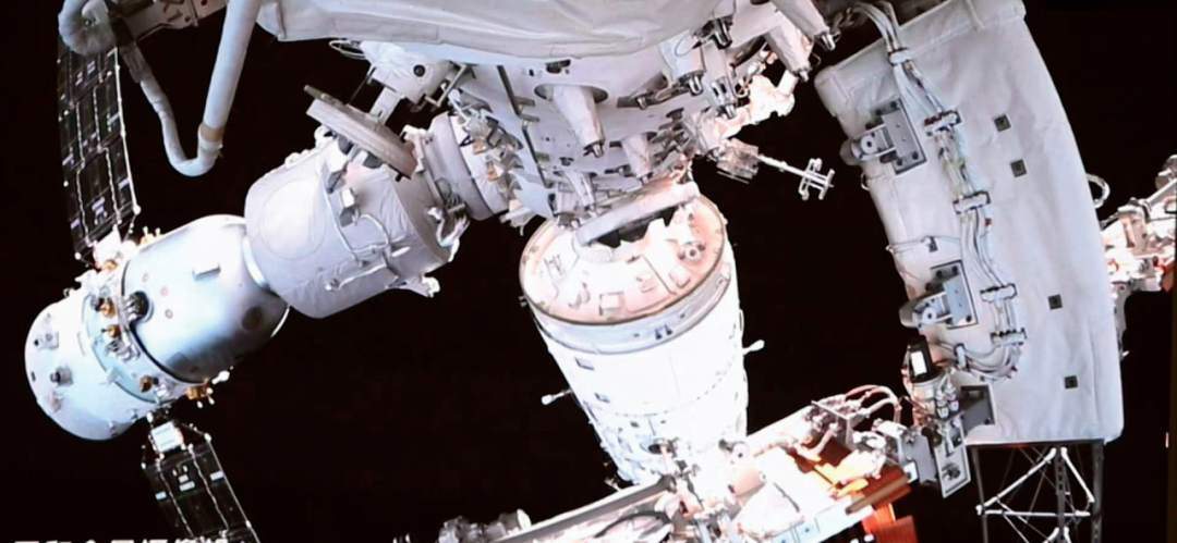 你知道中国空间站建设过程中为何要“空中转体”吗?