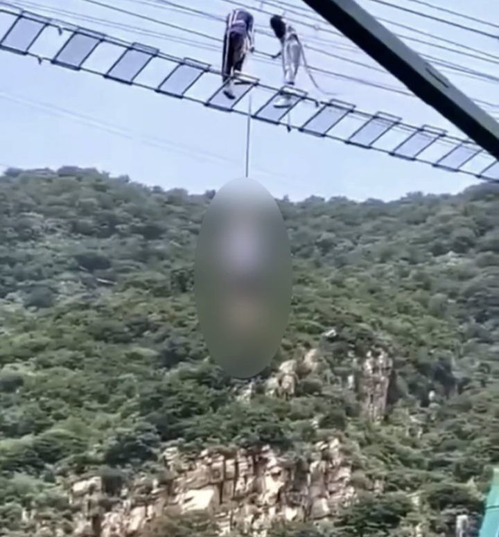 半个月发生第5起！游客在山西汾阳一景区坠亡，景区通报引质疑