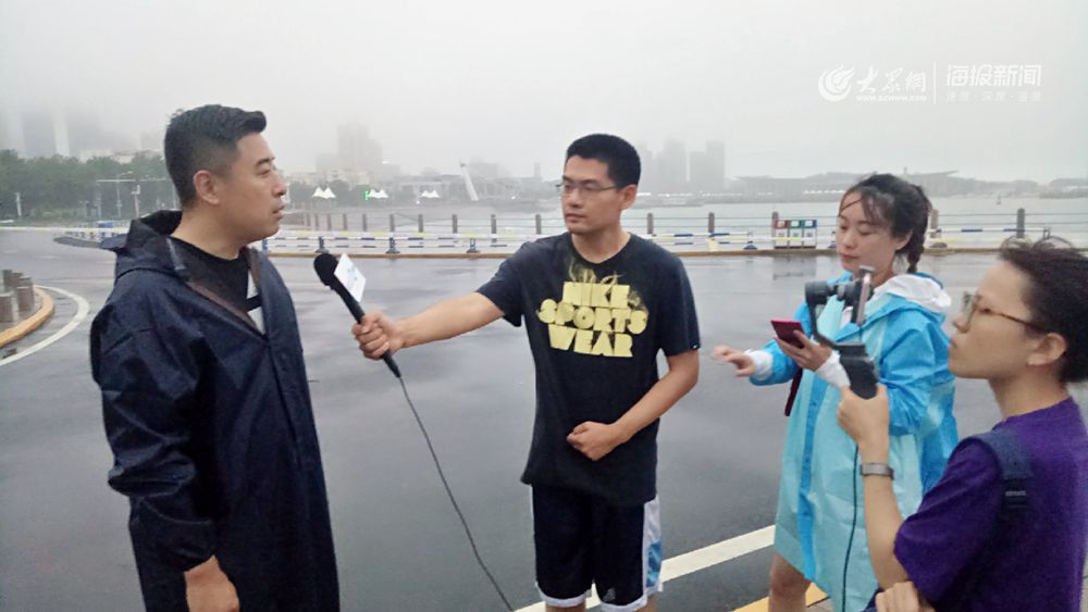 “利奇马”登陆次日：青岛沿海景区依旧关闭 环卫部门全力清理路面