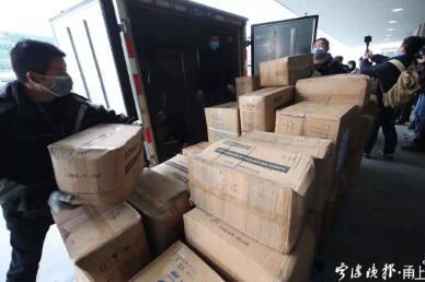 刚刚！宁波紧急包了架飞机！家乡给你们送好东西来了！