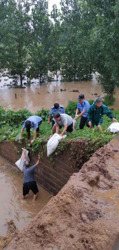 别怕，有我！山东公安全力防汛救灾，500名特警随时准备跨区域驰援