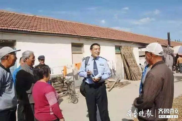 铁血刑警！面对亡命徒他冲在前，第一时间将人质护在身后