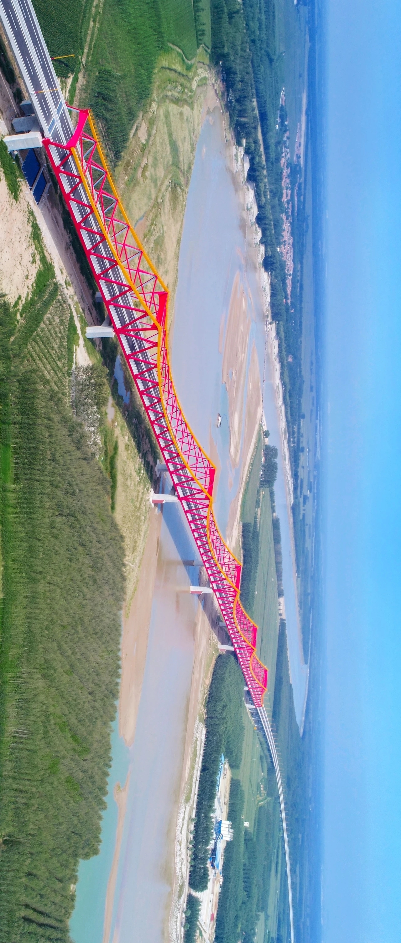 济南长清黄河公路大桥等3座大桥展现跨越之美