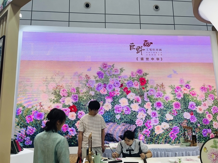 全国10张工笔牡丹画8张出自巨野，“一笔点国色”亮相文博会