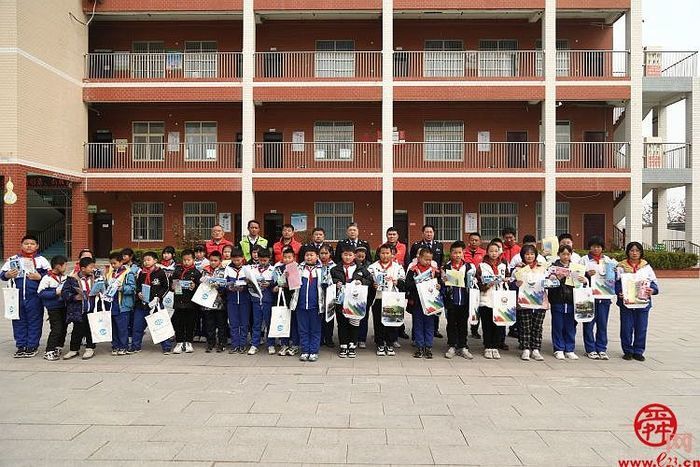 济南市水政监察支队走进水源地开展执法宣传活动