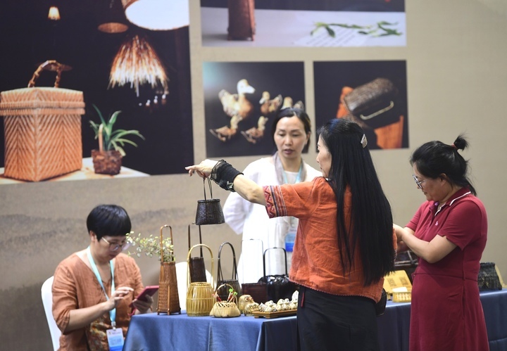 购书之余看非遗！快来第31届书博会现场看非遗代表性项目精品展吧