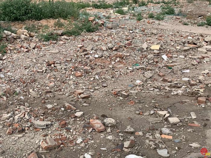 【啄木鸟在行动】章丘区滨河路和中心大街交汇处渣土和建筑垃圾裸露