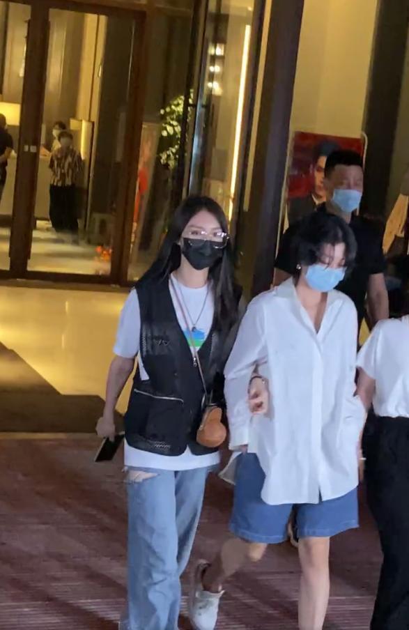 我跟|玲花发文称“我跟大家一样在线吃瓜” 点赞徐明朝的骚操作引浮想联翩