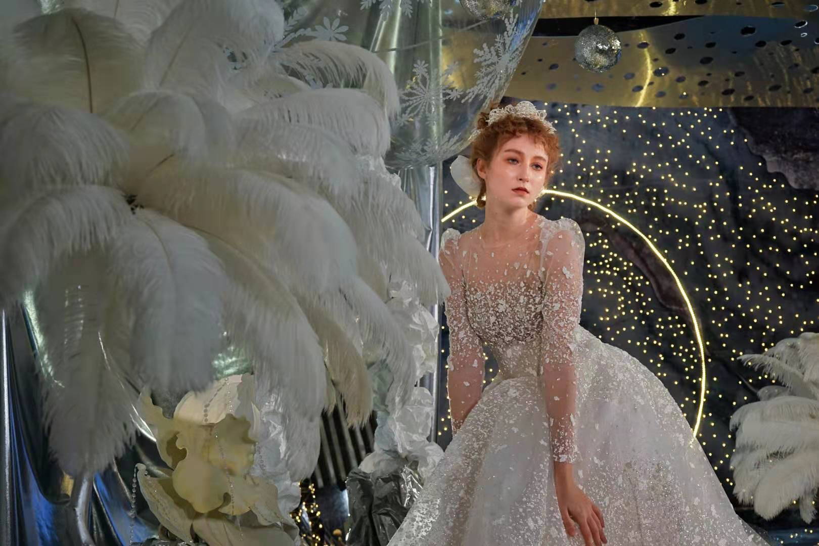 2021婚纱风尚潮流趋势发布！唯美冬季婚礼秀精彩呈现