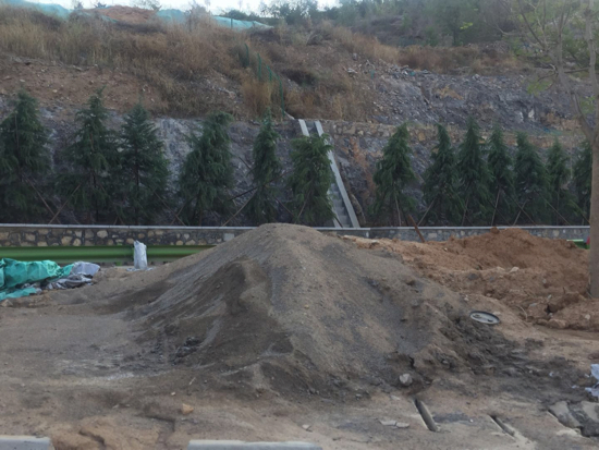 【啄木鸟在行动】二环南快速路港九路出口处存在扬尘隐患