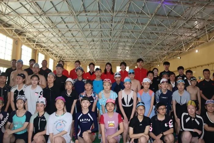  分享励志人生！国家游泳队奥运全运冠军走进济南育秀中学