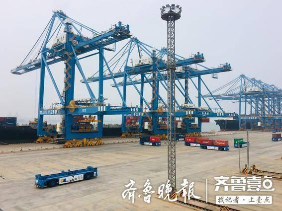 我爱这片蓝色的国土｜青岛港：全球首个5G吊车操作的智慧码头