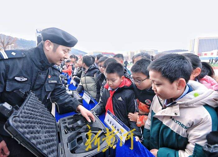 “零距离”体验别样“警”彩！济南特巡警支队举办警营开放日活动