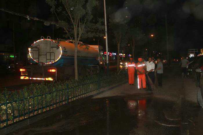 创卫在行动：长清城管让山水魅力新城更靓 生活更美