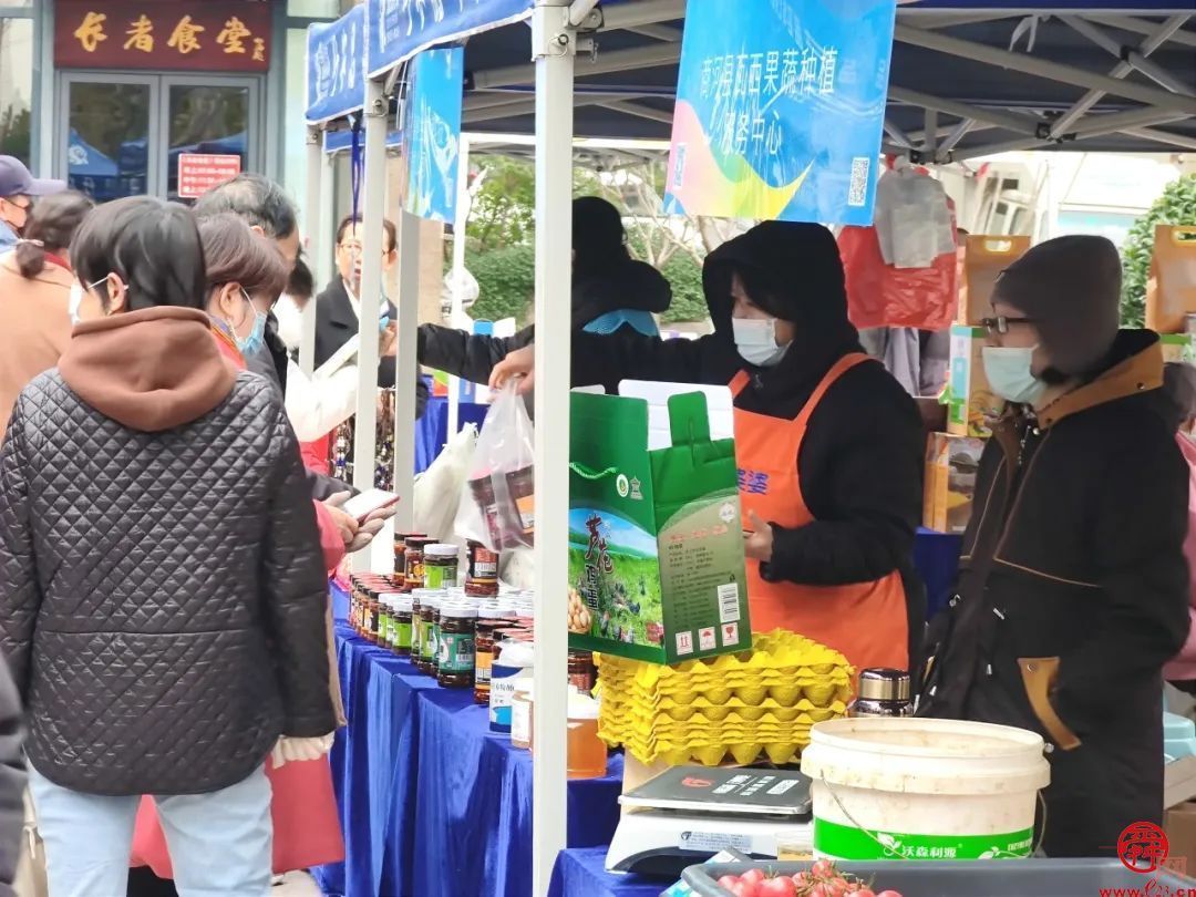 “晒冬”正当时 泉水人家走进东城逸家活动中心“晒”出幸福味