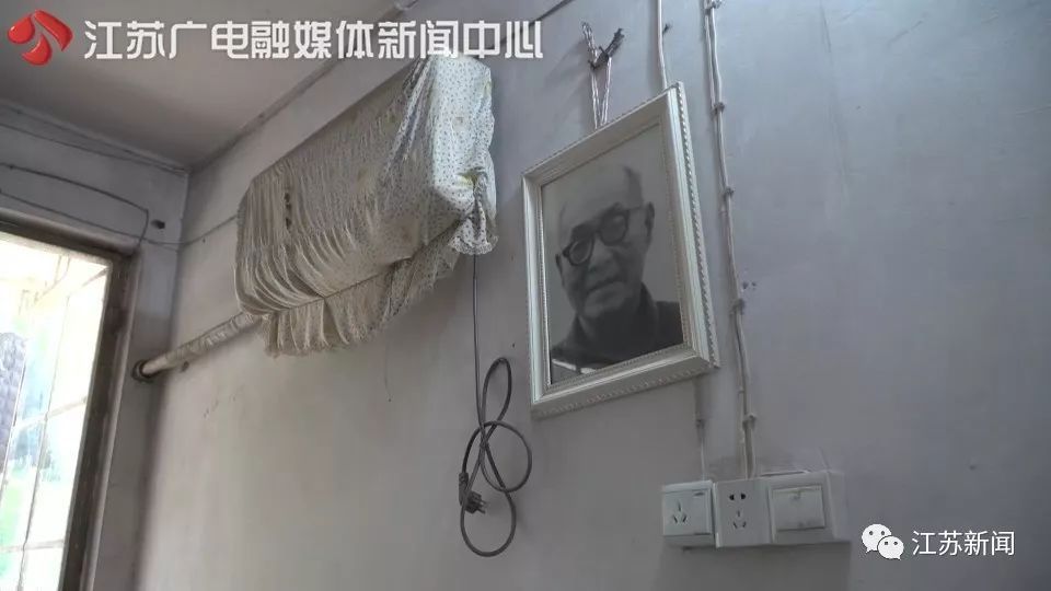 97岁老奶奶住毛坯房，却花40万做这事…这才是“真·女神”！