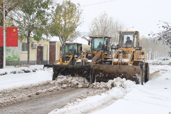 以雪为令，商河县清雪除冰在行动
