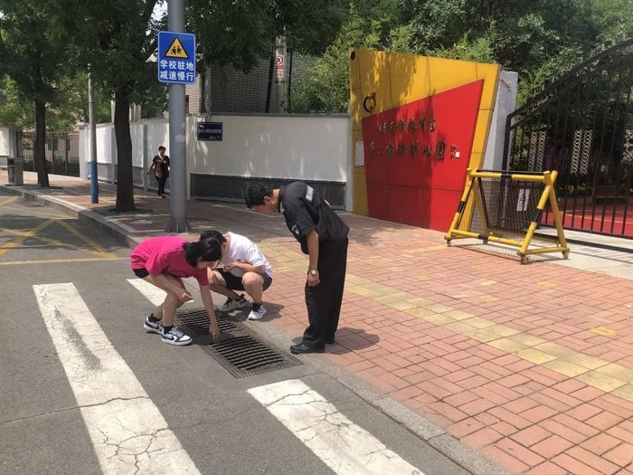 “全”力以赴 “安”稳一夏！槐荫区第三实验幼儿园开展防汛安全检查工作