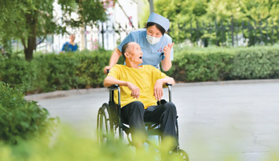 覆盖规模超10亿人 中国居民养老保障网越织越密