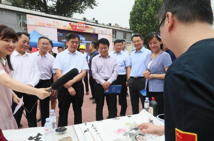 安全宣传进社区——山东省暨济南市安全宣传咨询日活动举行