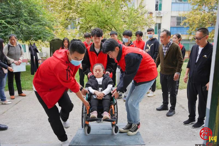 励志！山东最小“萌新”14岁“瓷娃娃”读大学开启动漫人生