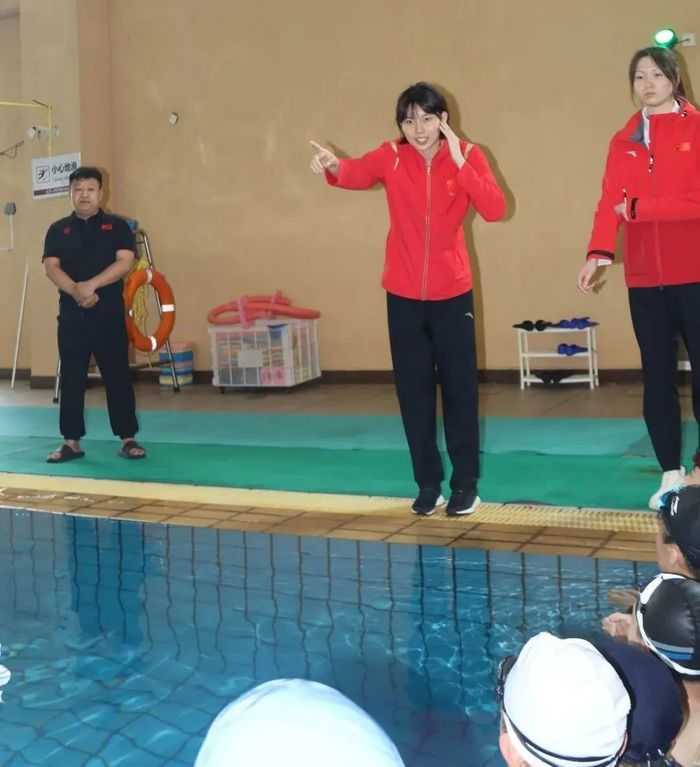  分享励志人生！国家游泳队奥运全运冠军走进济南育秀中学