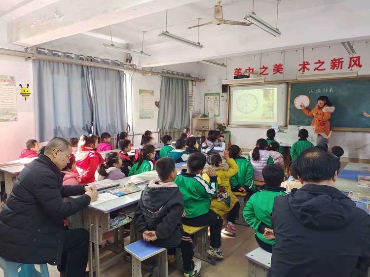 聚力课堂提升 商河县展家小学开展推门听课活动