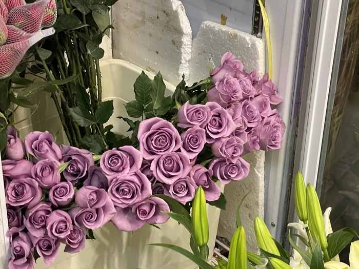 情人节临近催生鲜花经济 线上购买成主要选择方式