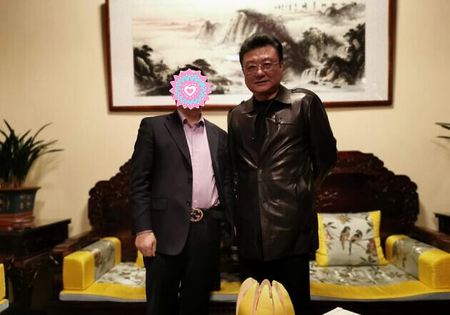 55岁原《新闻联播》主播王宁近照曝光，脸部变胖发福气质不减当年