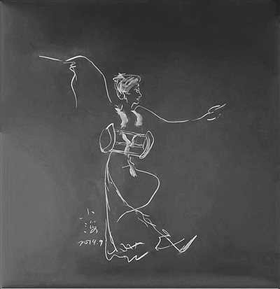 数学老师用“函数曲线”绘出美图 学生舍不得擦黑板