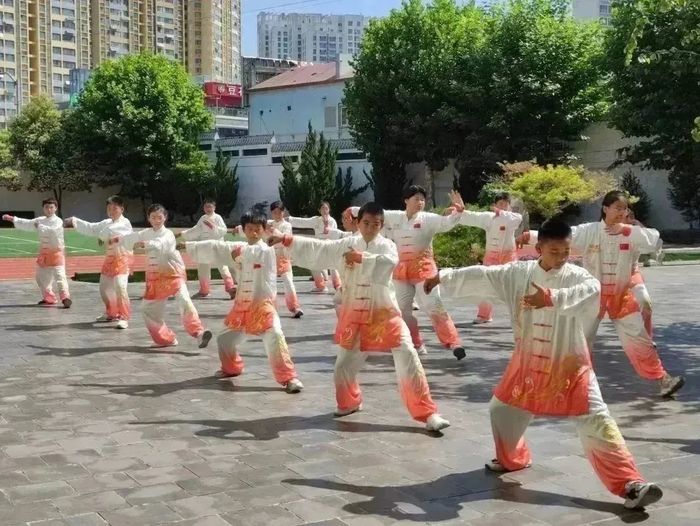 你好，小学！育贤第二幼儿园开展幼小衔接活动