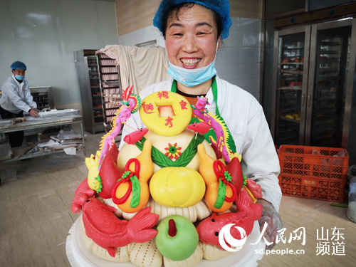 俏丽“花馒头”，全村都占股