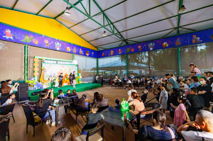 就今晚，去济野！夜间动物园开放首日超千人次打卡