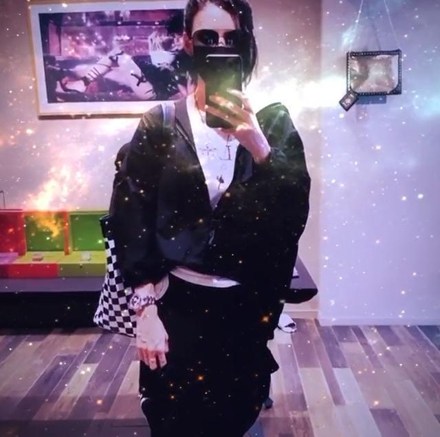 网友|张柏芝小腹凸起被疑怀四胎是真的吗？蜜汁操作耐人寻味！