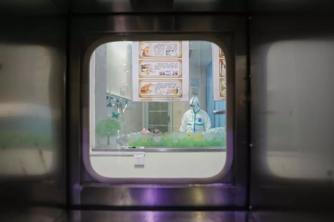 最早上报疫情的她，怎样发现这种不一样的肺炎