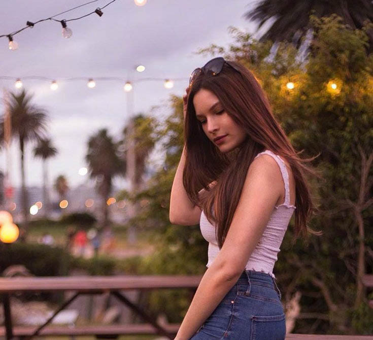 蒋劲夫家暴外籍女友！深夜泡吧神情慌张，左顾右盼很焦虑