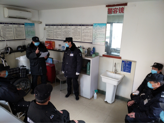 严阵以待 市二院安保科筑起保障安全的“防疫墙”