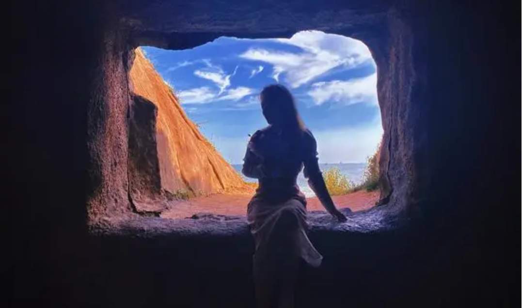 网红“试胆石”被砸 “仙境”还是“险境”就在一念之间