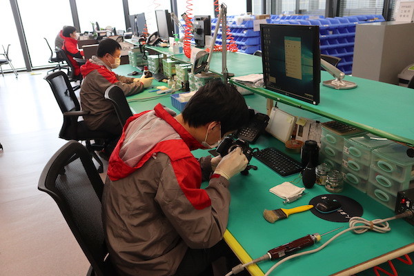 疫情压不跨中国经济