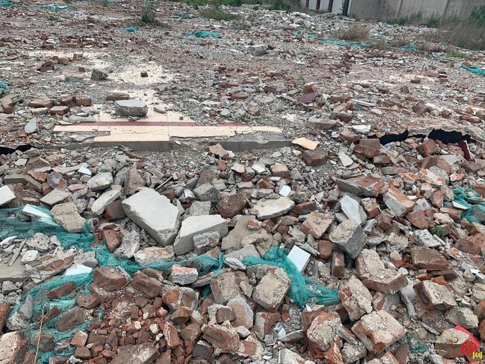 【啄木鸟在行动】赭山前路和工业二路交汇处附近建筑垃圾未覆盖