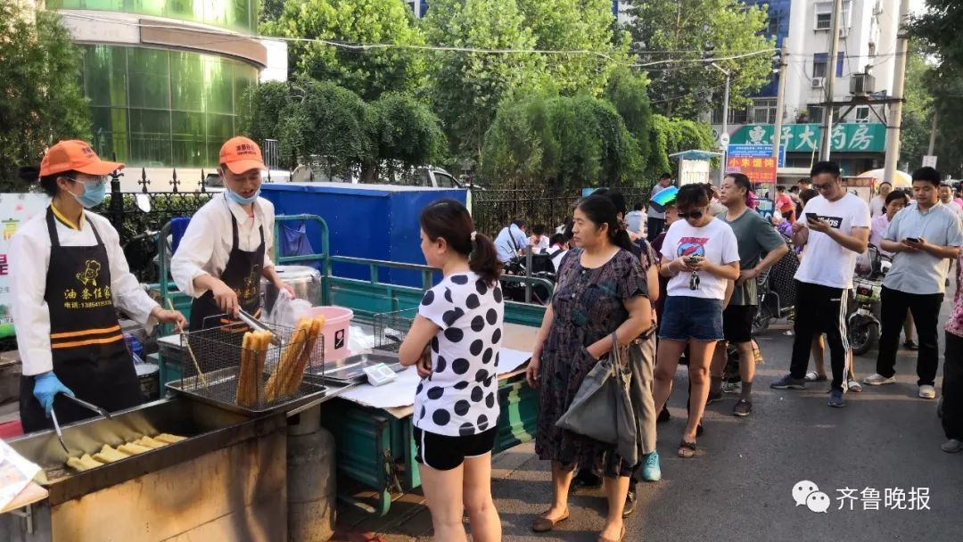 大学白读了?卖油条年入30万 济南