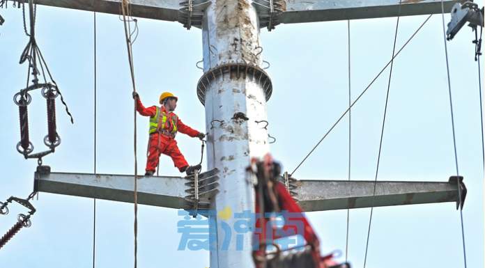 济滨高铁首条高压电力线路顺利完成迁改，全面开工拉开序幕