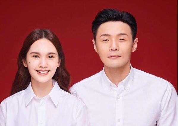 李荣浩提词器的字比别人大一倍|哈哈哈怎么会这样!李荣浩提词器的字比别人大一倍 真是又心疼又好笑